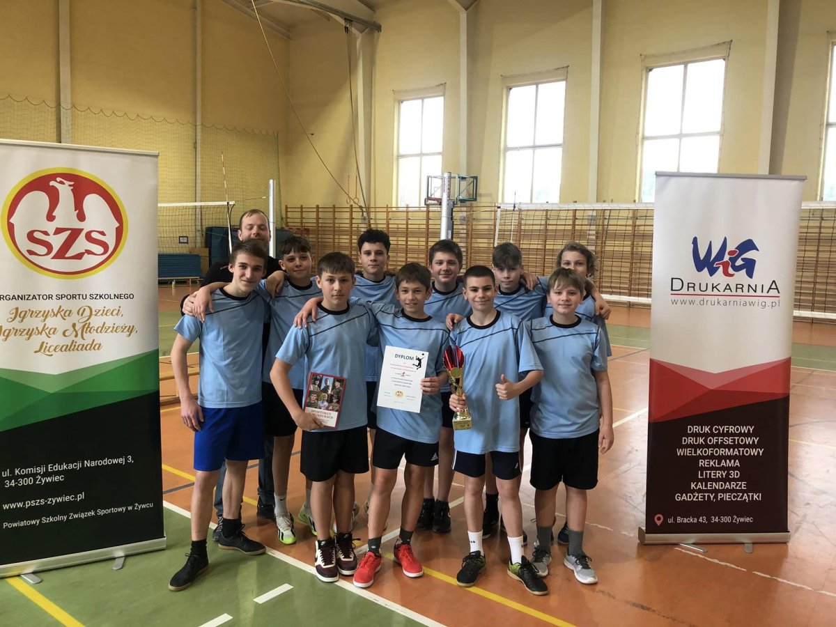 Finał powiatu żywieckiego w piłce siatkowej chłopców klasy 4-6 - 16 luty 2024r. Finał powiatu żywieckiego w piłce siatkowej chłopców klasy 4-6 - 16 luty 2024r.