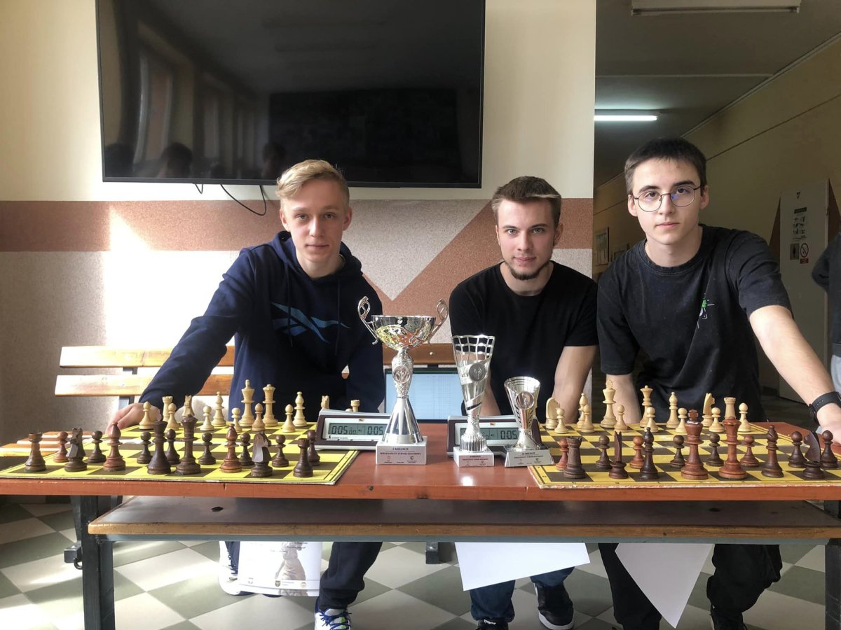 Wielkanocny Turniej Szachowy - ZSME w Żywcu - 27 marca 2024r Wielkanocny Turniej Szachowy - ZSME w Żywcu - 27 marca 2024r
